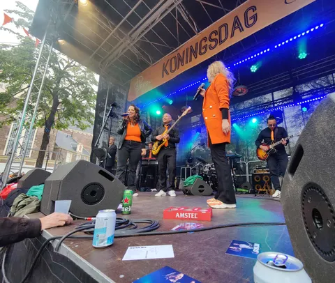 Kings Day @ the Noordermarkt, Amsterdam © crowd